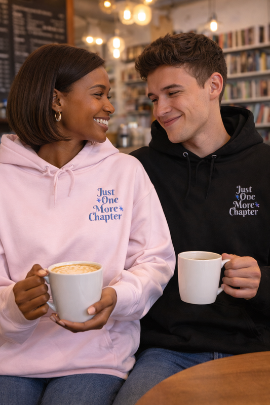 Hoodie "Just One More Chapter" – Cozy Reader Pullover